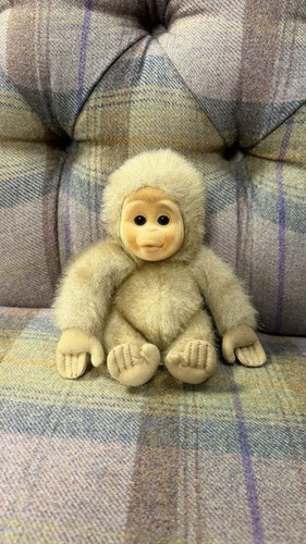 Little monkey lost - little,