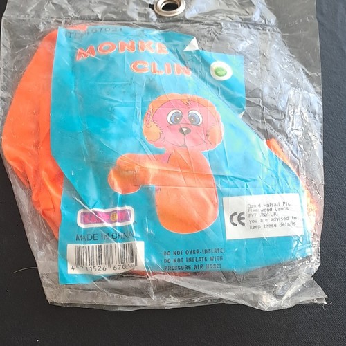 Monkey cling inflatable - on,